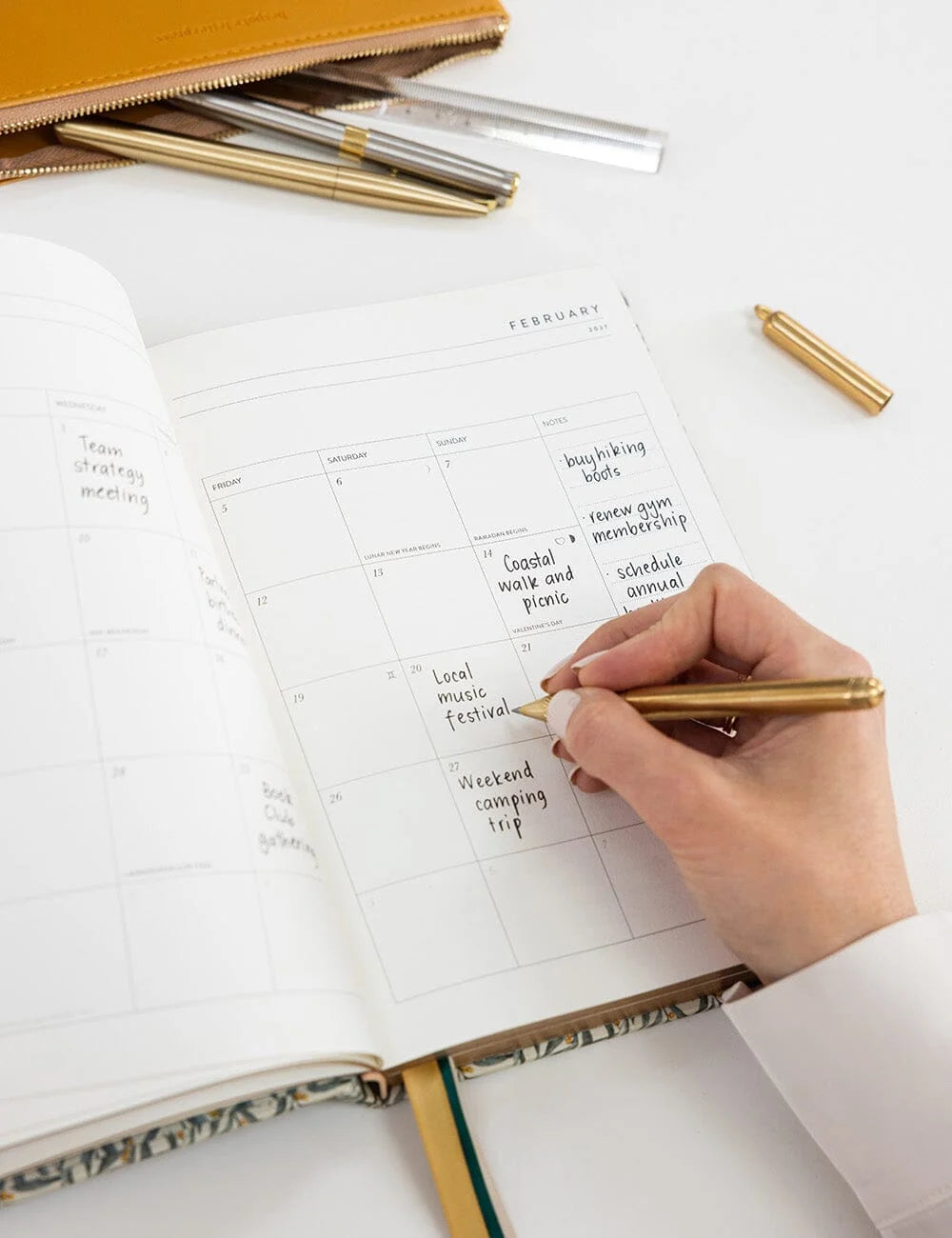 2027 Desktop Planner / Golden Wattle