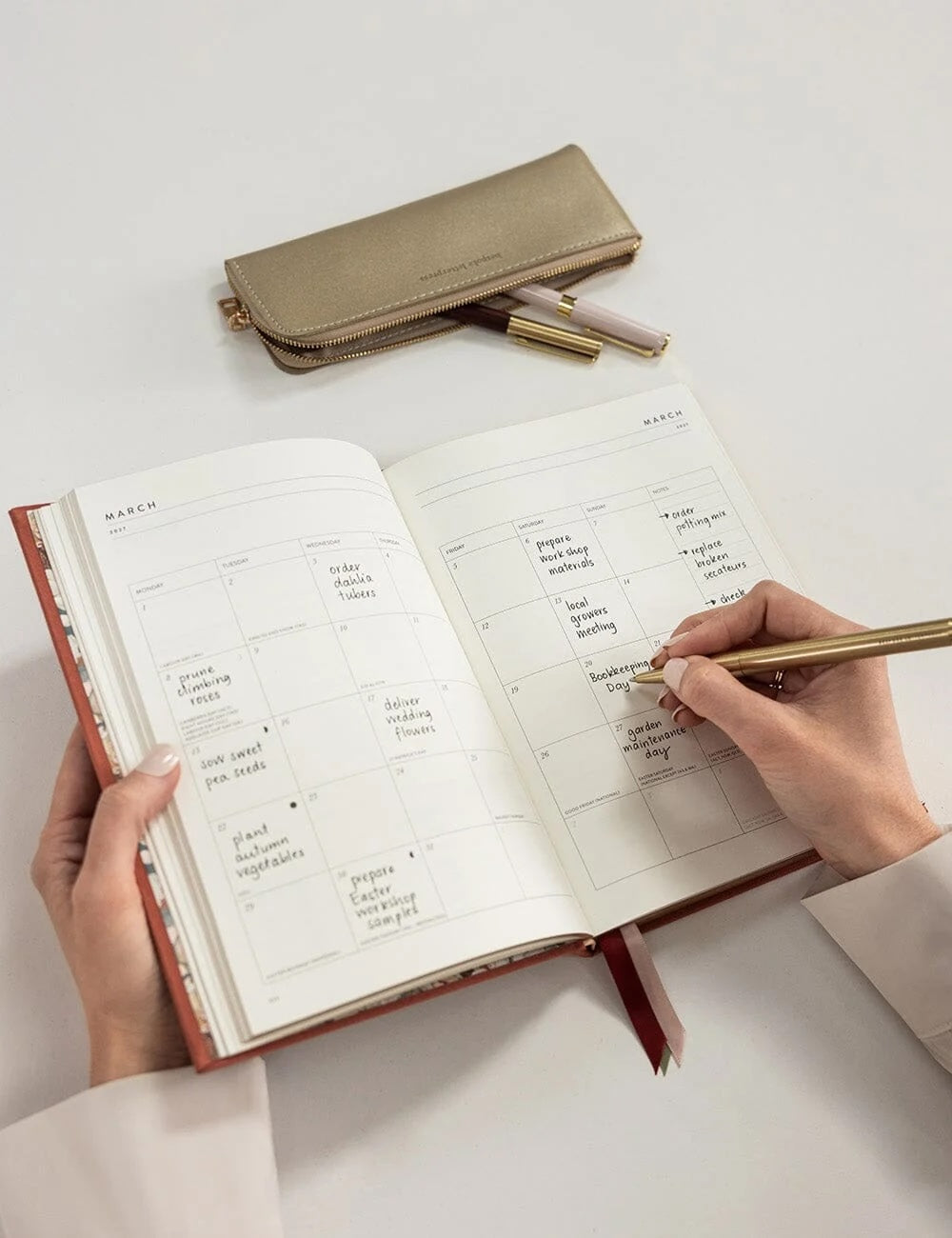 2027 Desktop Planner / Antique Copper