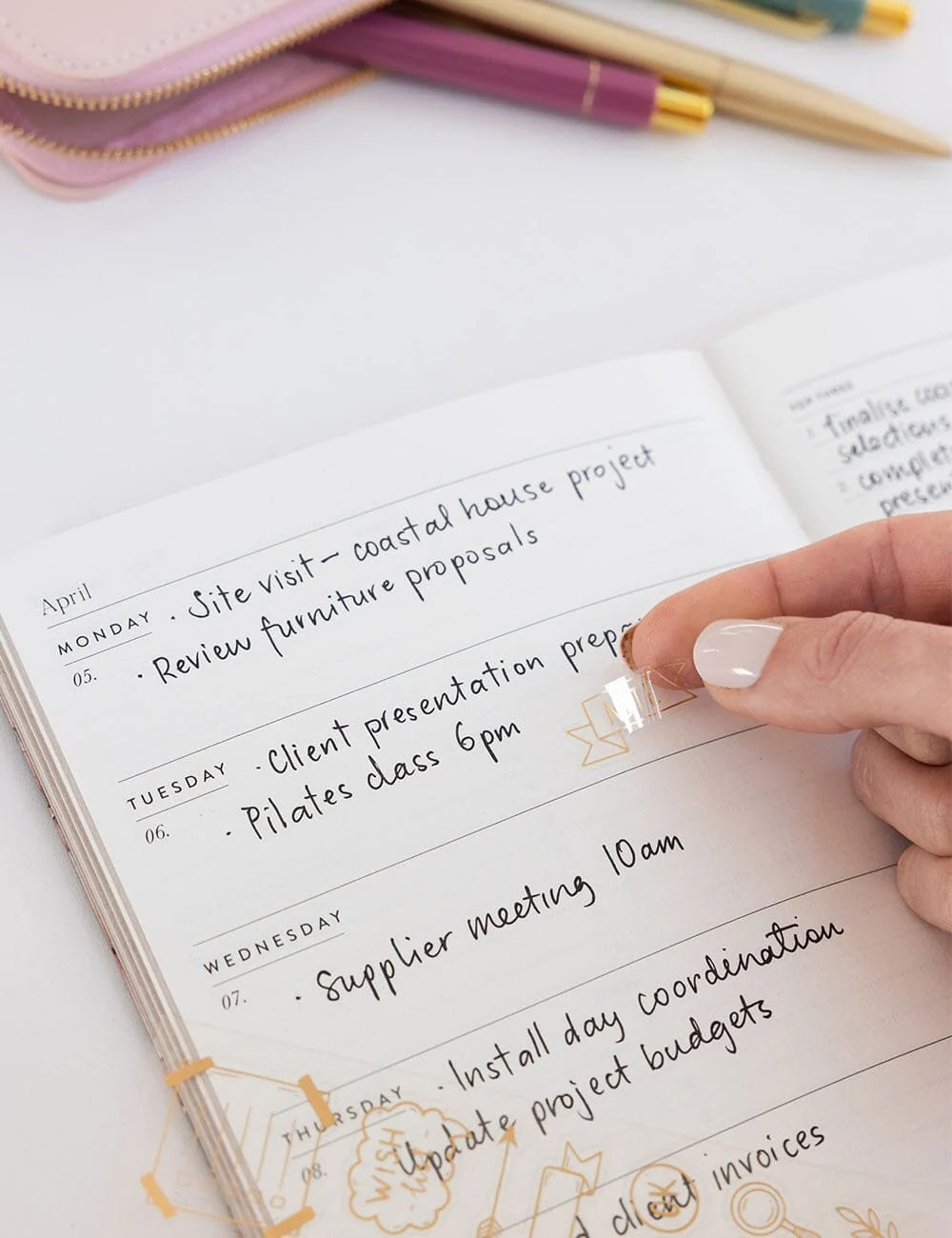 2027 Pocket Planner / Highgrove Magnolias