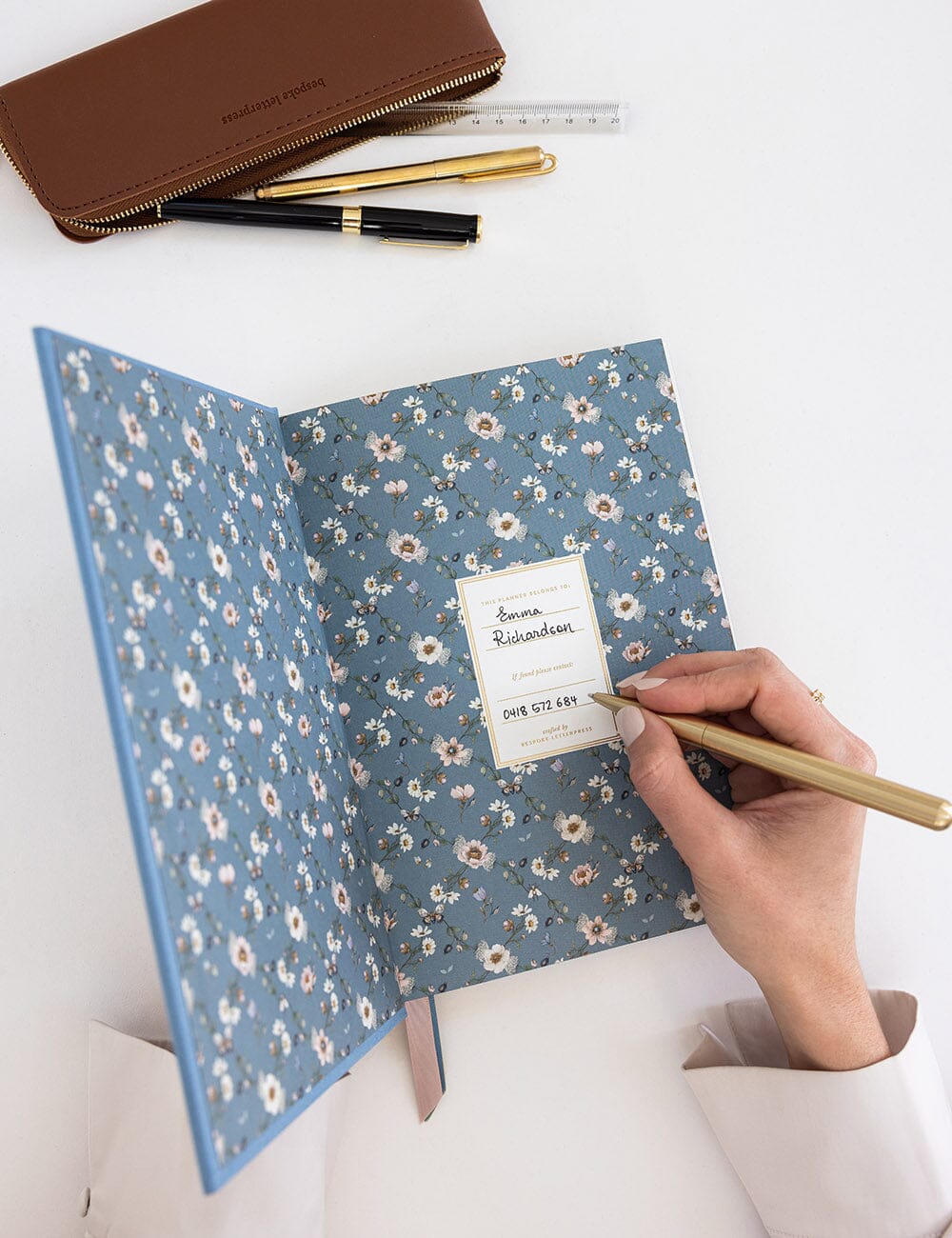 2027 Teachers Desktop Planner / Pembroke Blue