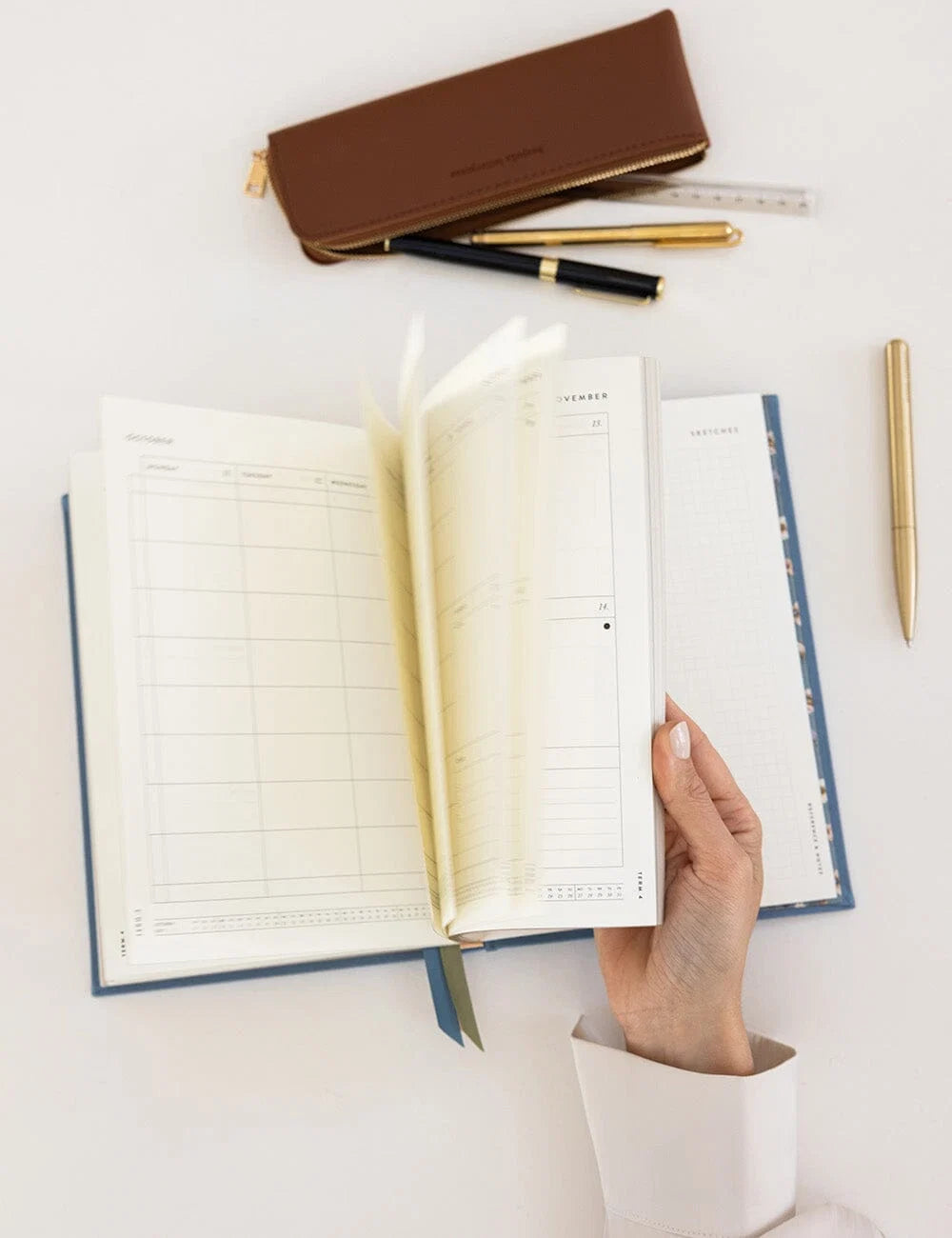 2027 Teachers Desktop Planner / Pembroke Blue