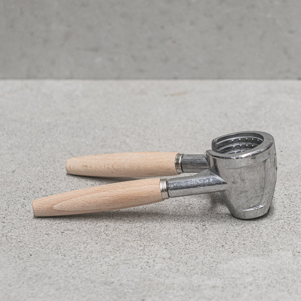 Nut Cracker / Metal