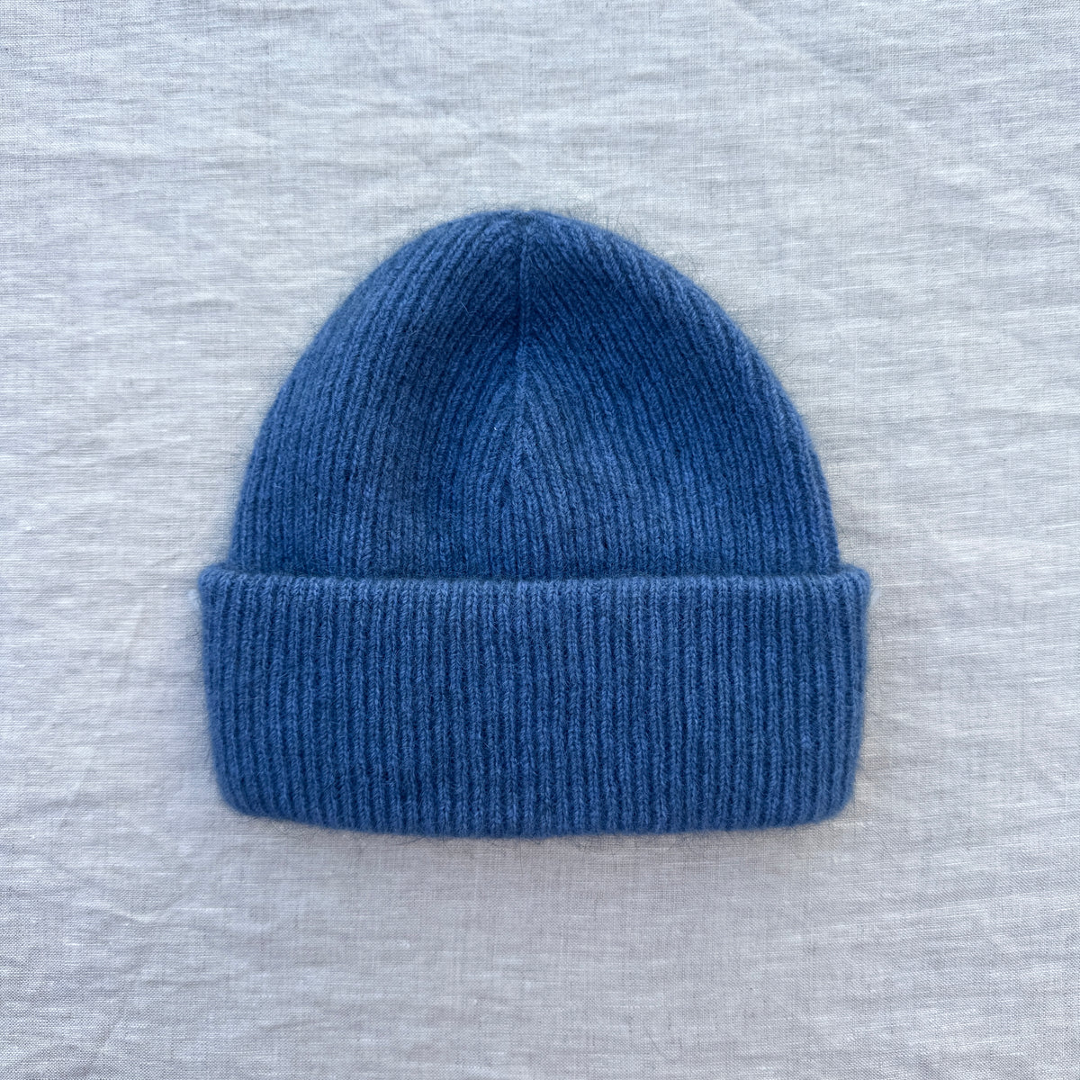 Possum Merino Fine Rib Beanie / Orchid