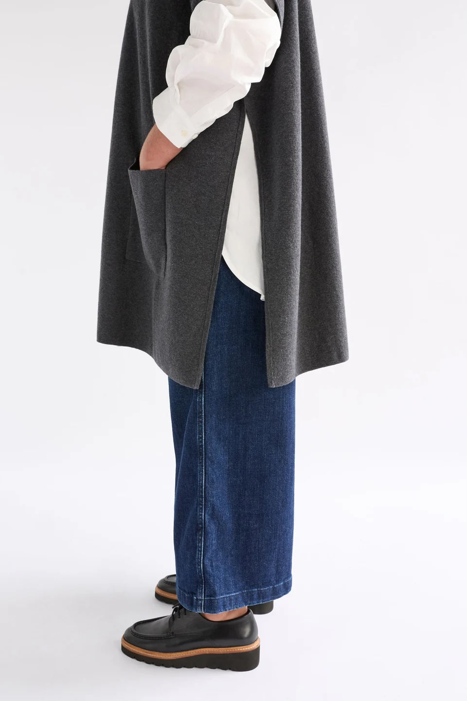 Neuwt Hooded Poncho / Charcoal Melange