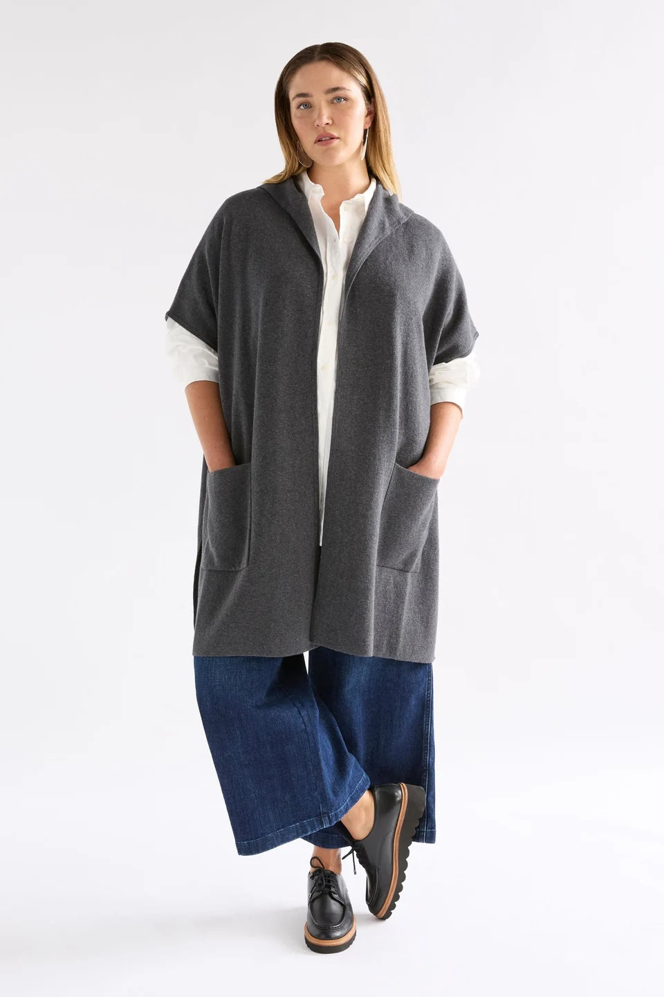 Neuwt Hooded Poncho / Charcoal Melange