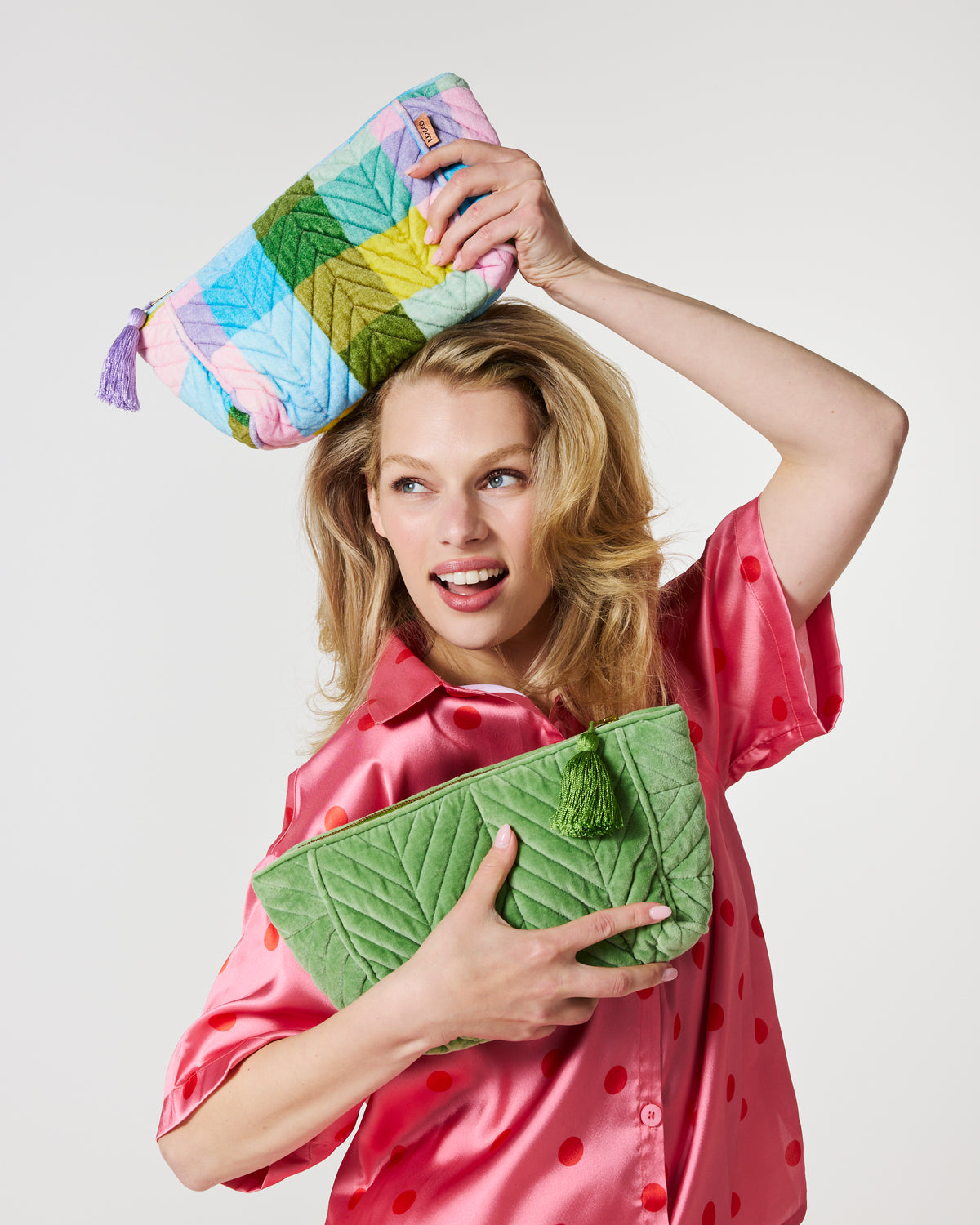 Pesto Velvet Toiletry Bag