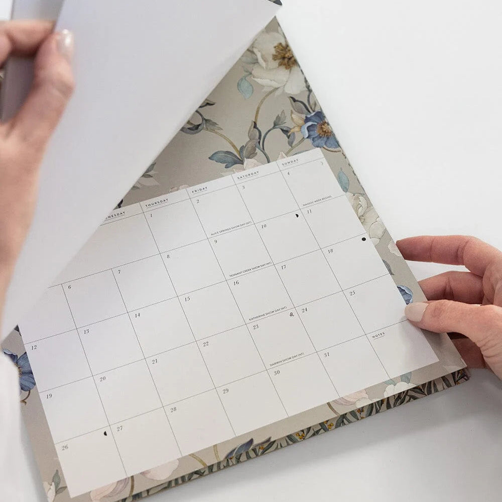 2027 Wall Calendar / Promenade