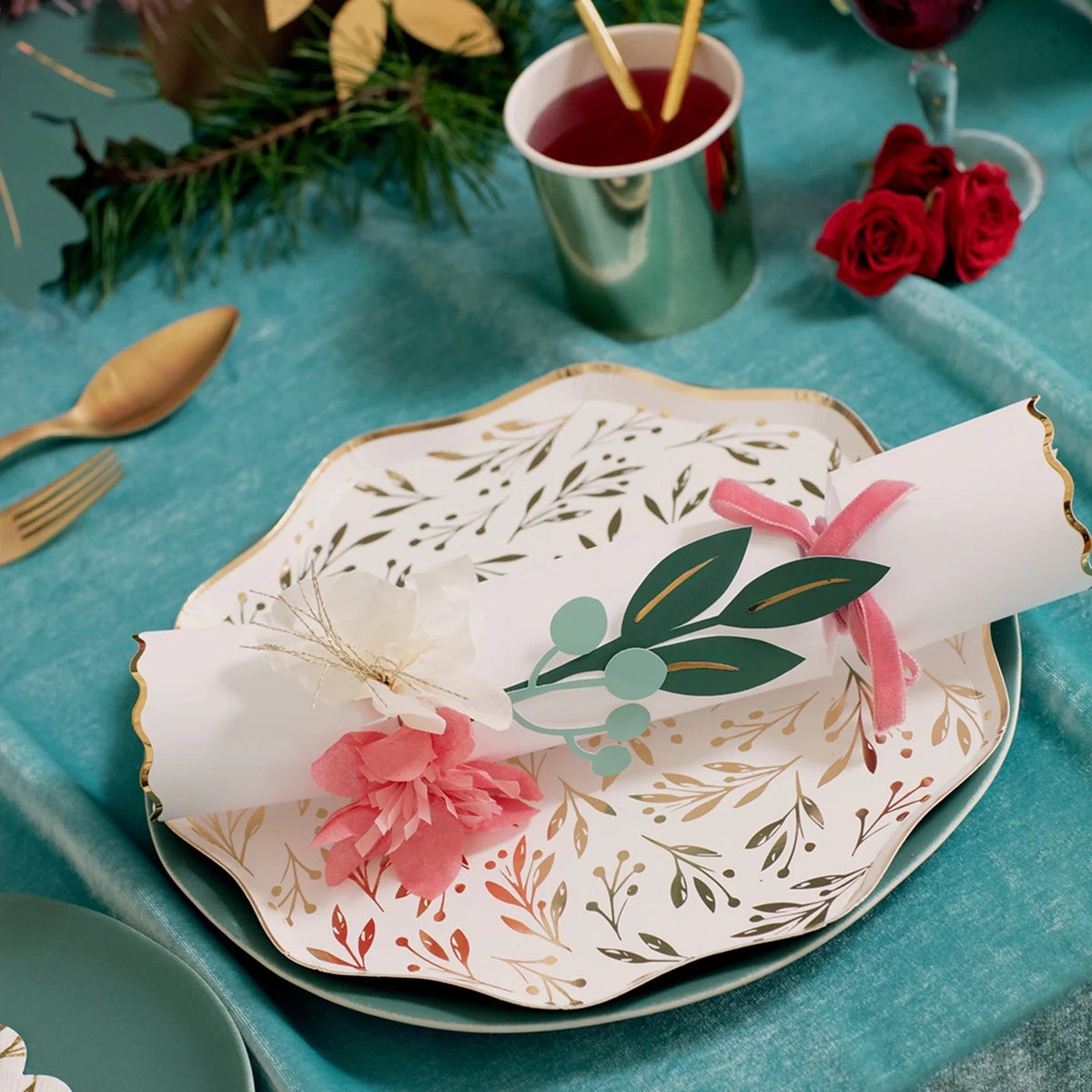 Hazel Gardiner Large Flower Crackers