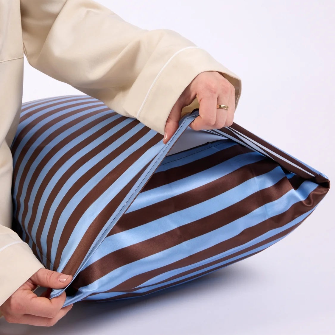 Silk Pillowcase / Ice Chocolate Stripes