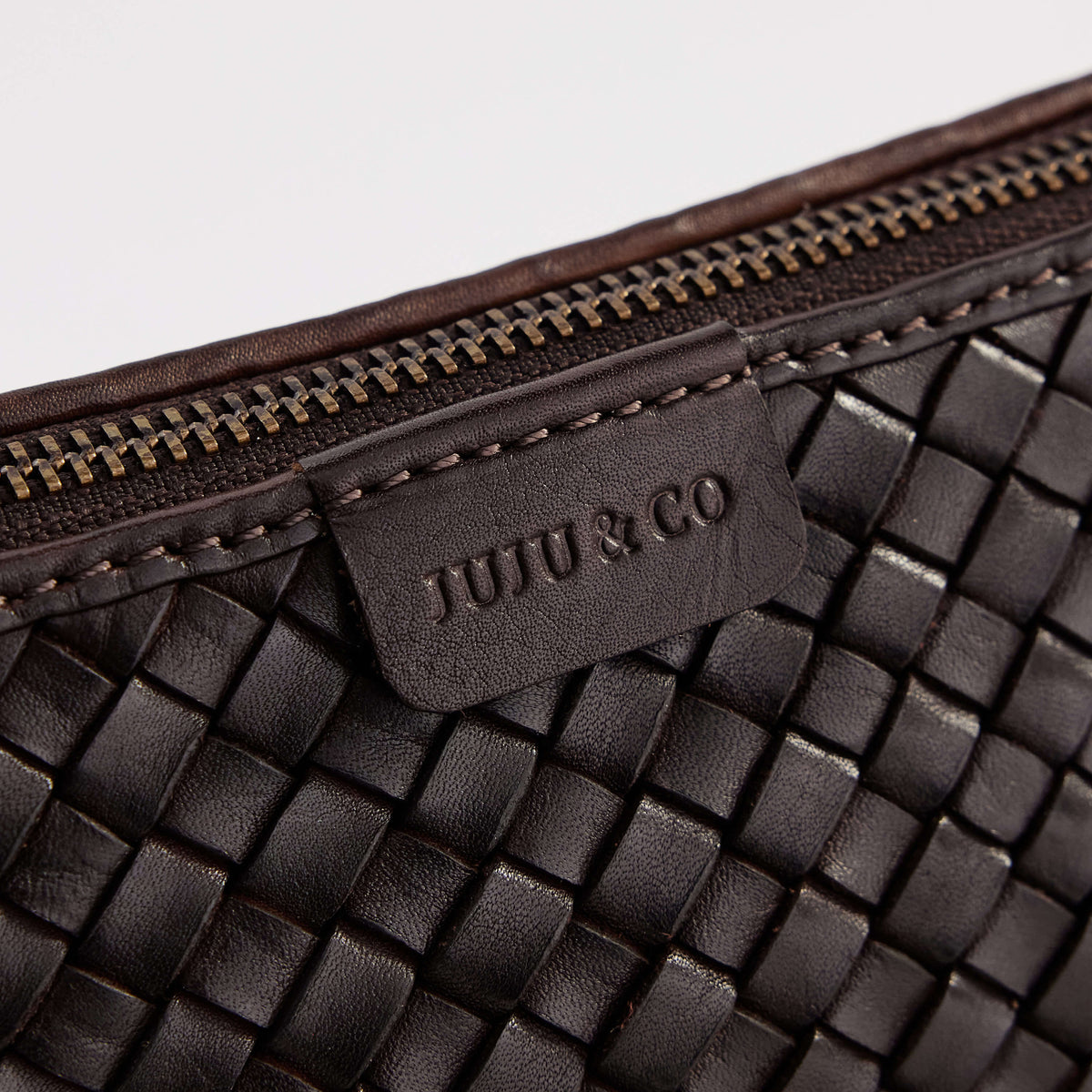 Basque Pouch / Chocolate