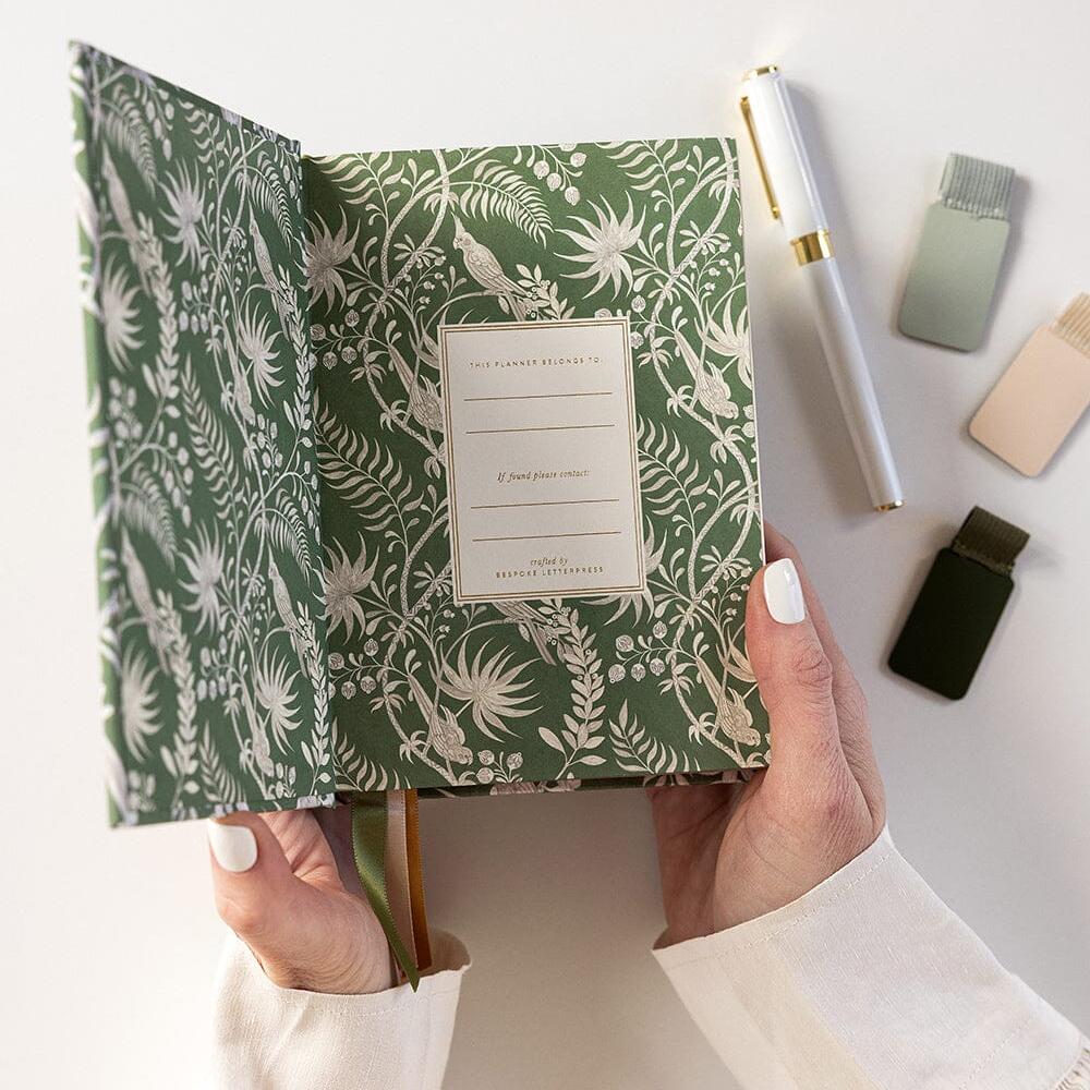 2025 Day to a Page Linen Bound Planner / Jardin Tropical