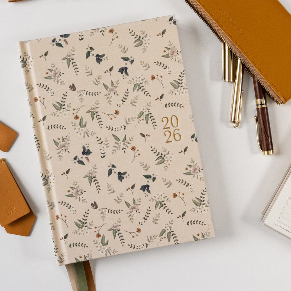 2026 Desktop Linen Bound Planner / Button Fern
