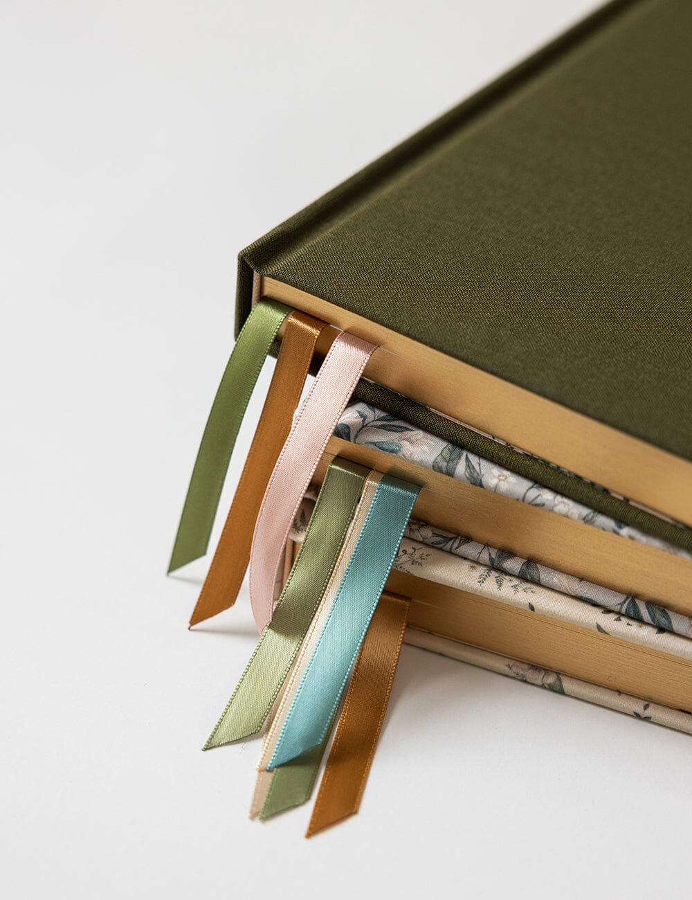 2026 Desktop Linen Bound Planner / Hunter