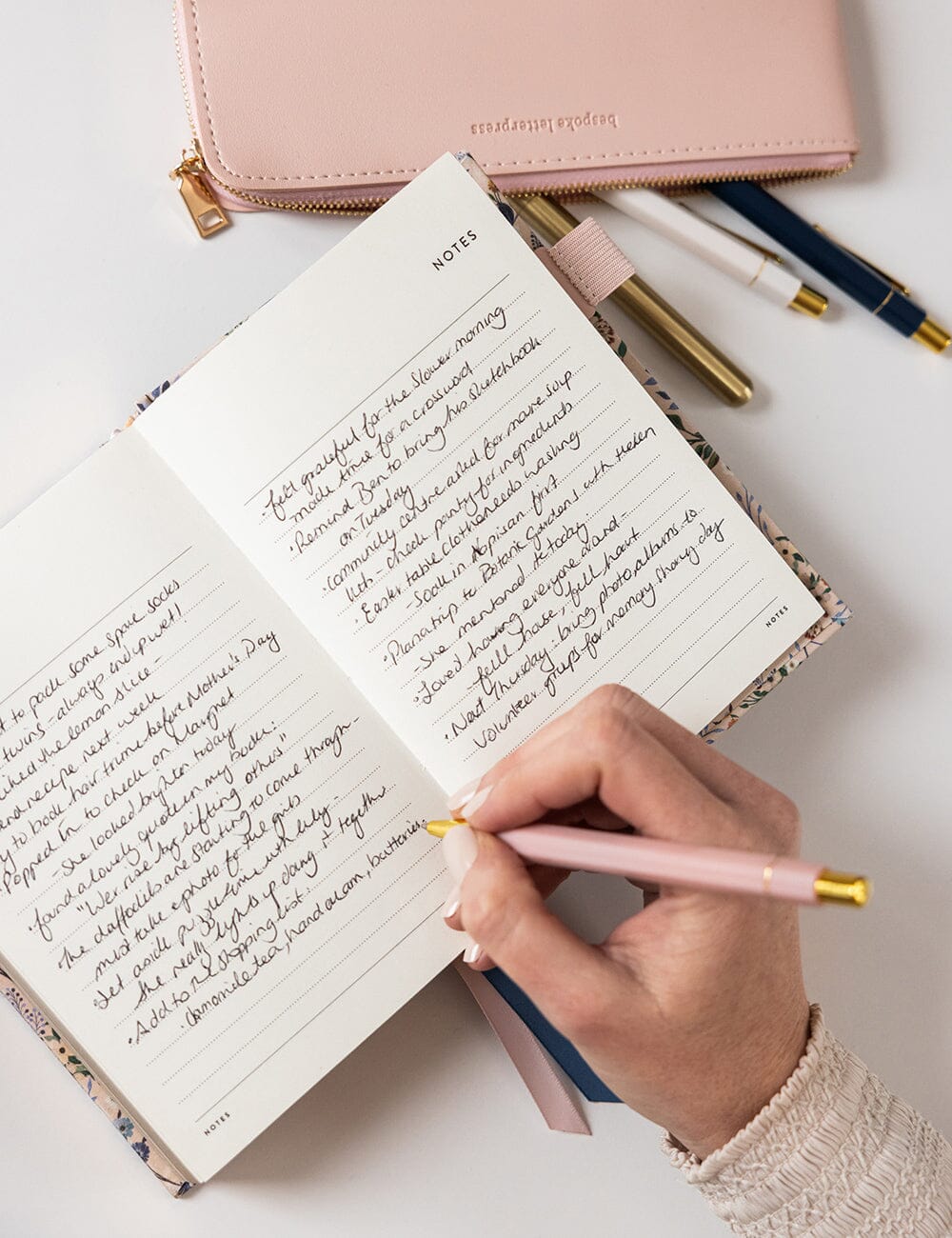 2026 Day to a Page Linen Bound Planner / Bluebuds