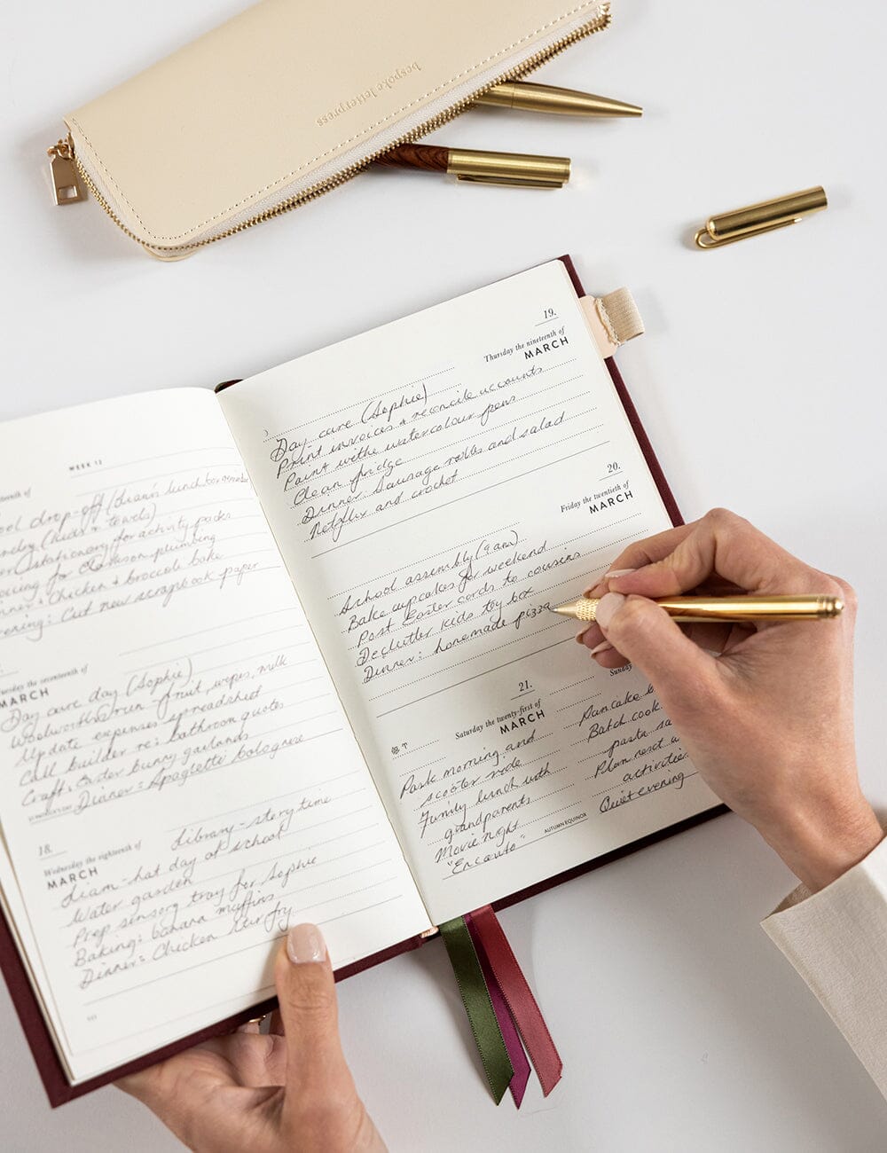 2026 Petite Linen Bound Planner / Mulberry