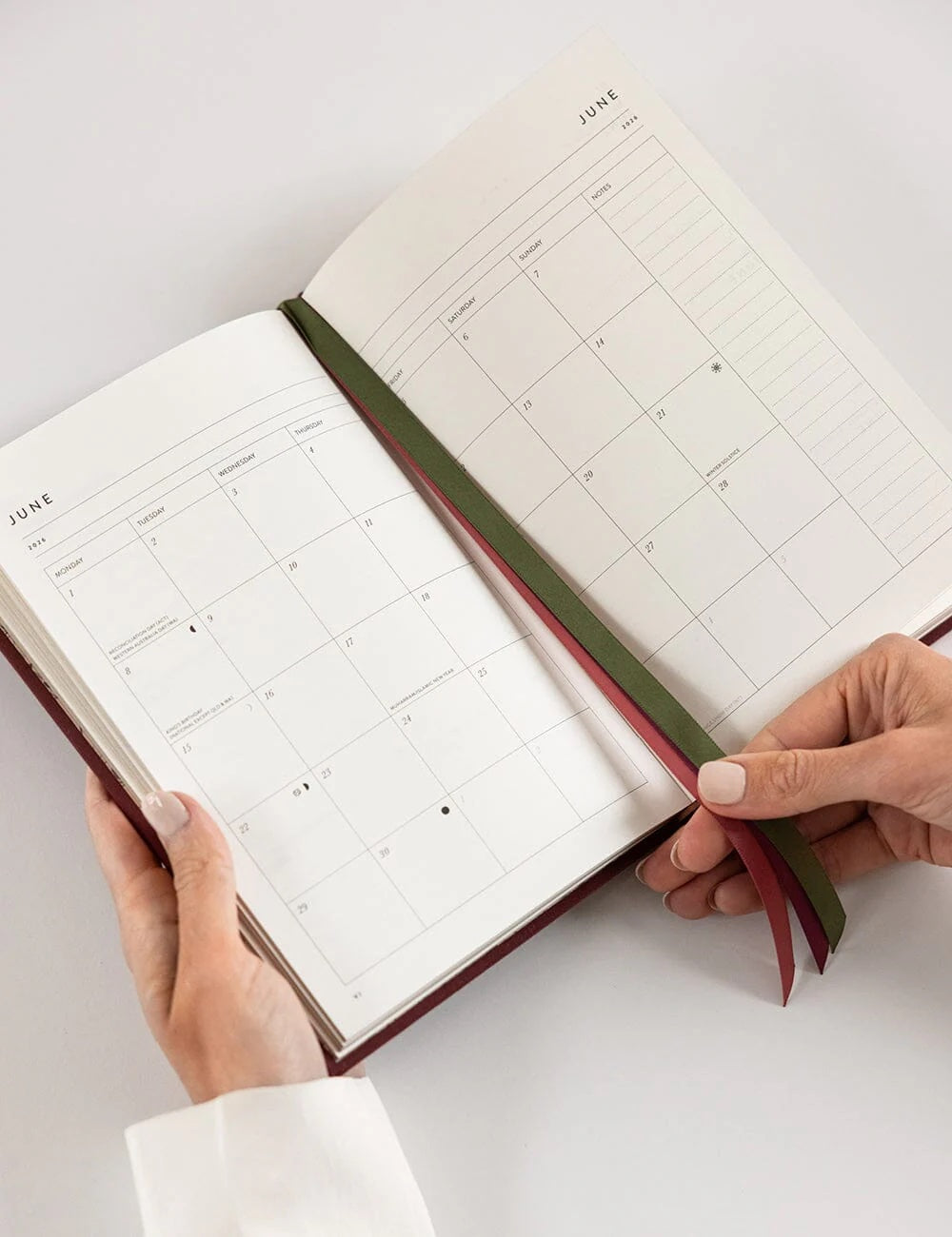 2026 Petite Linen Bound Planner / Mulberry