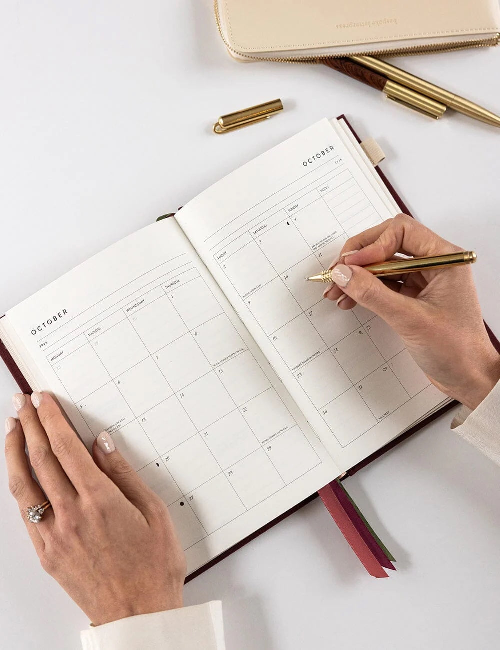 2026 Petite Linen Bound Planner / Mulberry