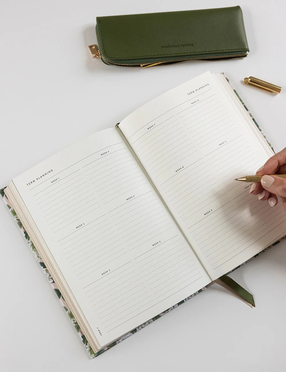 2026 Teachers Desktop Planner / Hydrangea