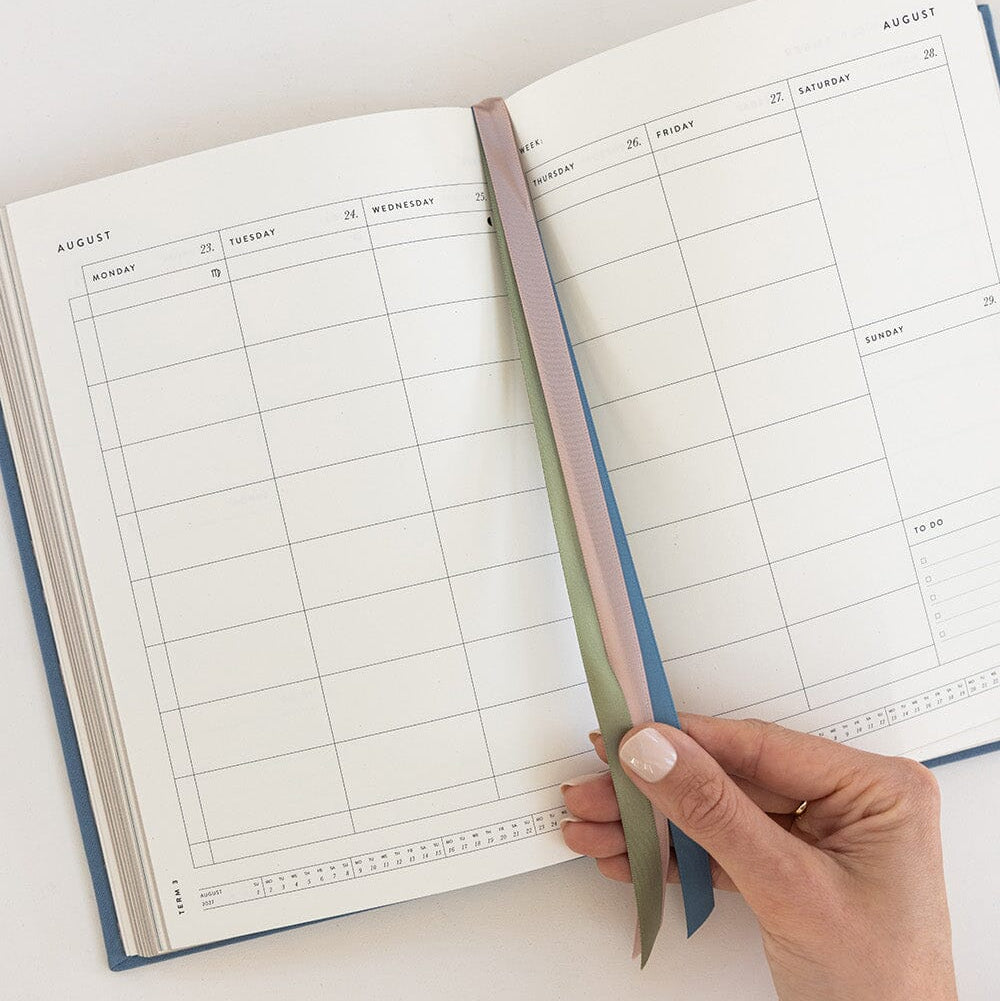 2027 Teachers Desktop Planner / Pembroke Blue