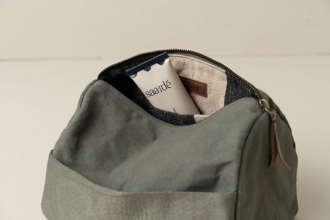 Journey Canvas Toiletry Bag / Olive