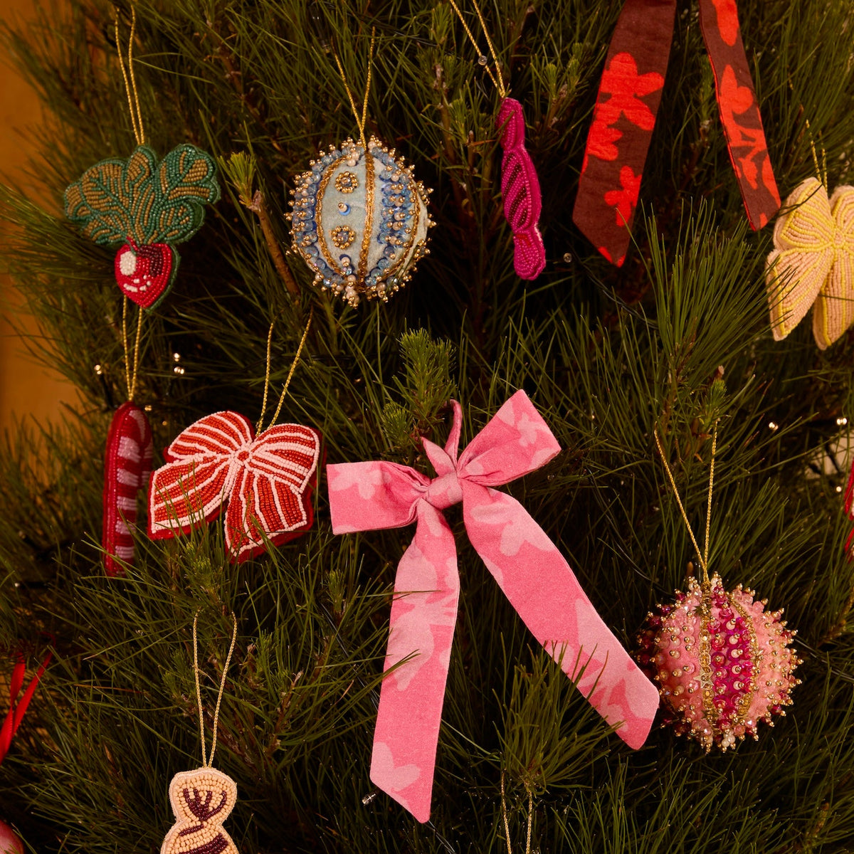 Beaded Bow Christmas Decoration / Red