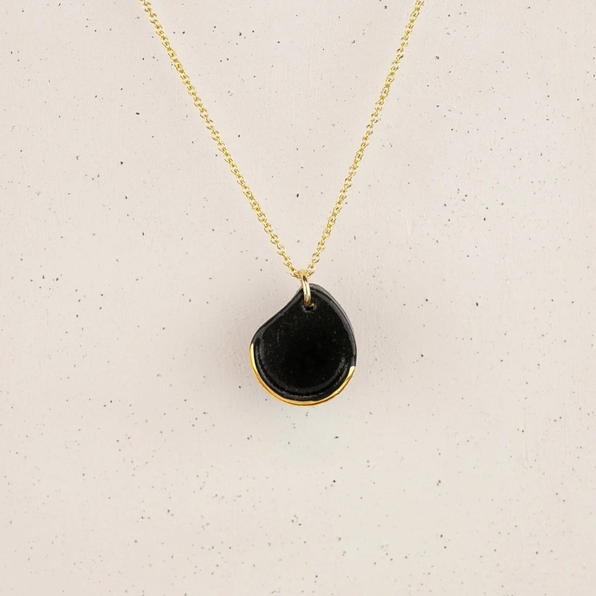 Droplet Necklace / Black