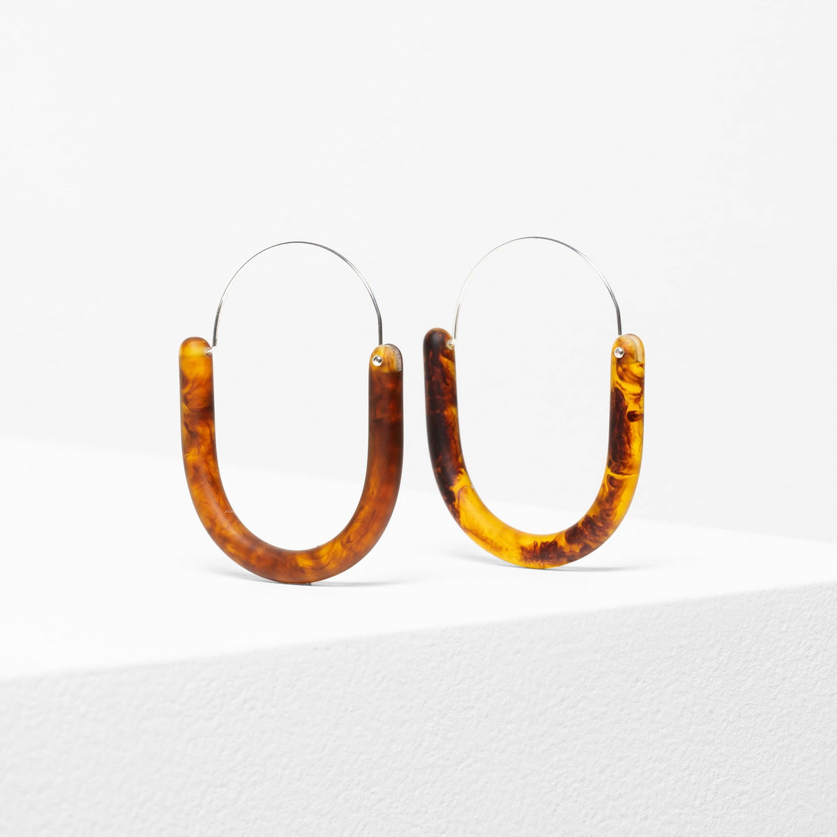 Aki Hoop Earring / Tortoise Shell