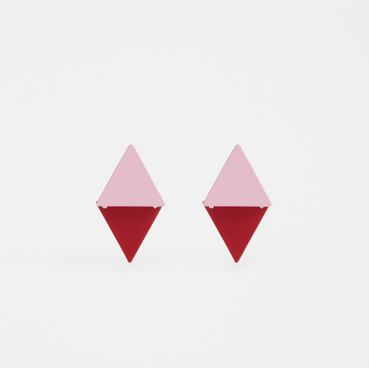 Tri Stud Earring / Shell Pink