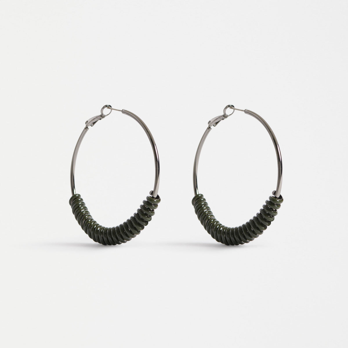 Vrid Hoop Earring / Dark Olive