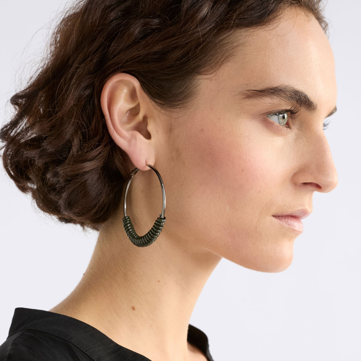 Vrid Hoop Earring / Dark Olive