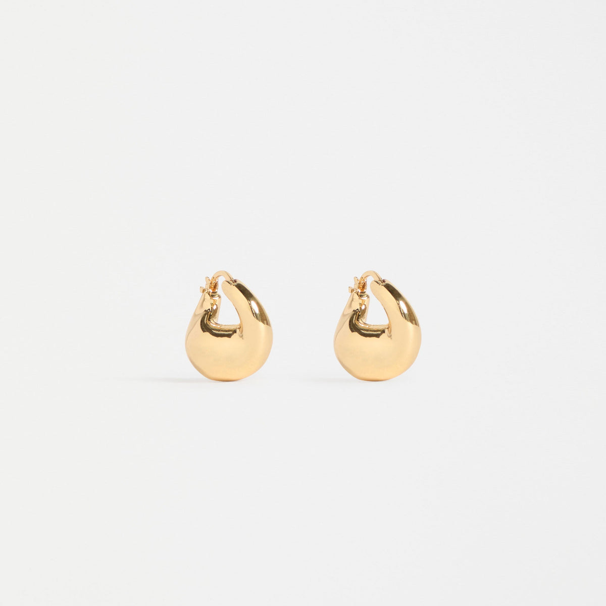 Aisem Mini Hoop Earring / Gold