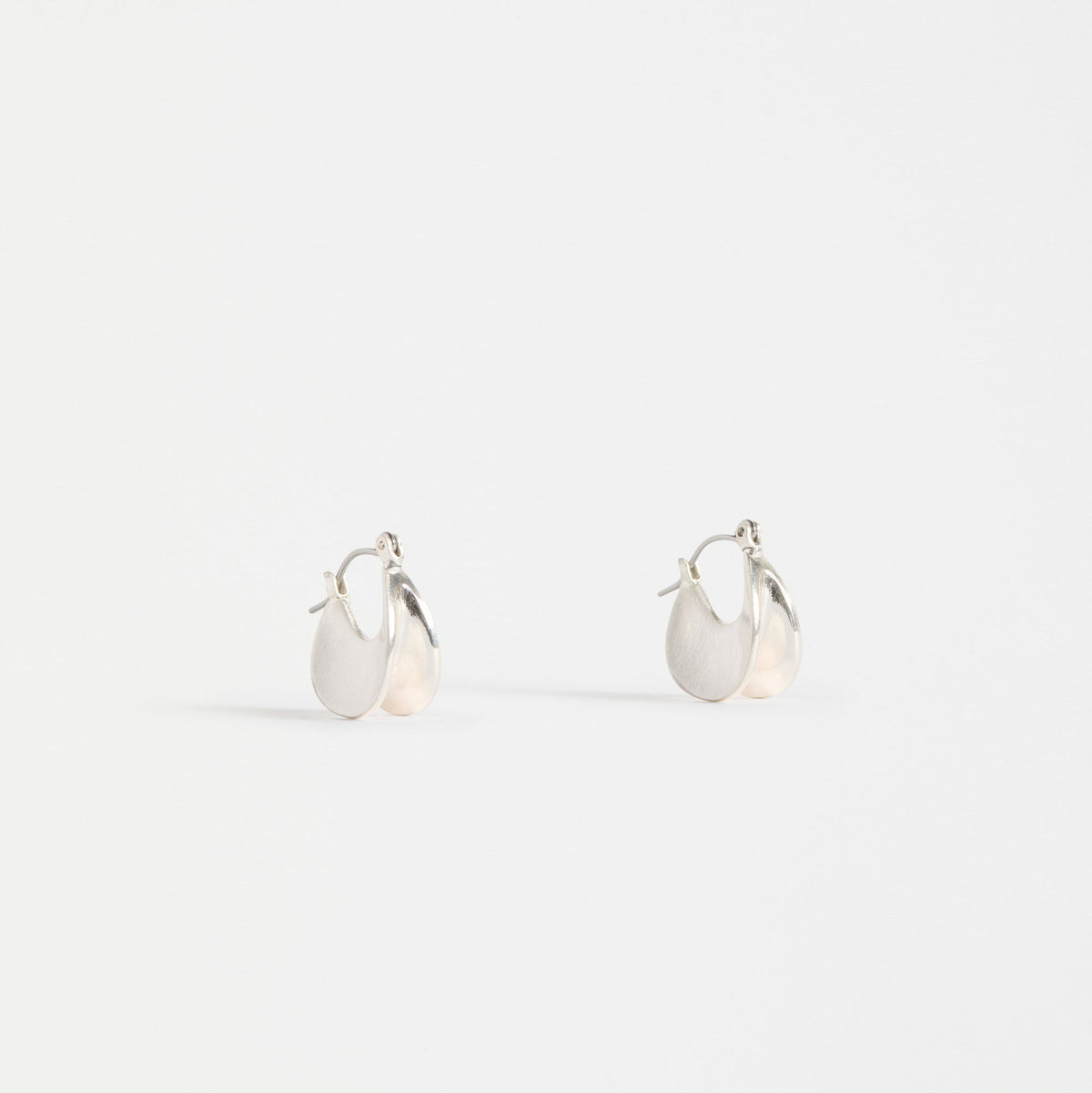 Apenn Small Hoop Earring / Silver