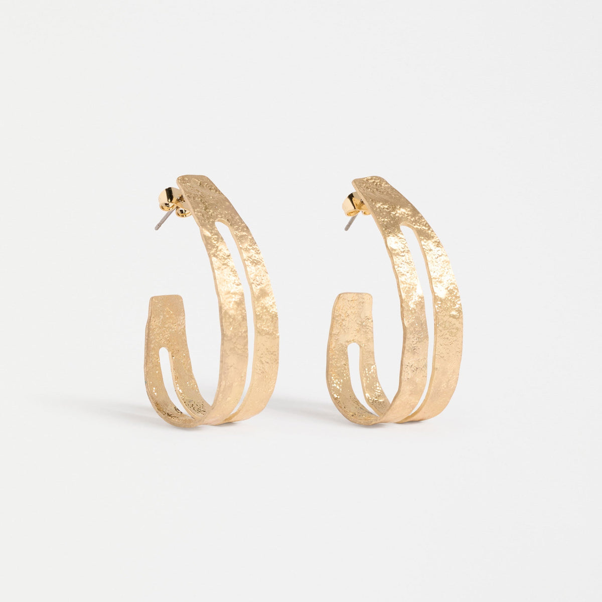 Amner Large Hoop Earrings / Gold