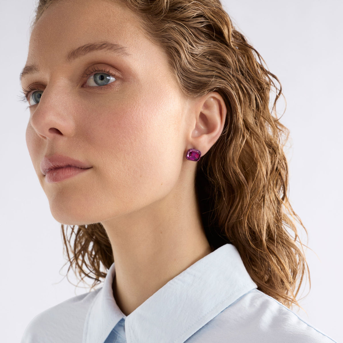 Jule Mini Stud Earring / Fuchsia