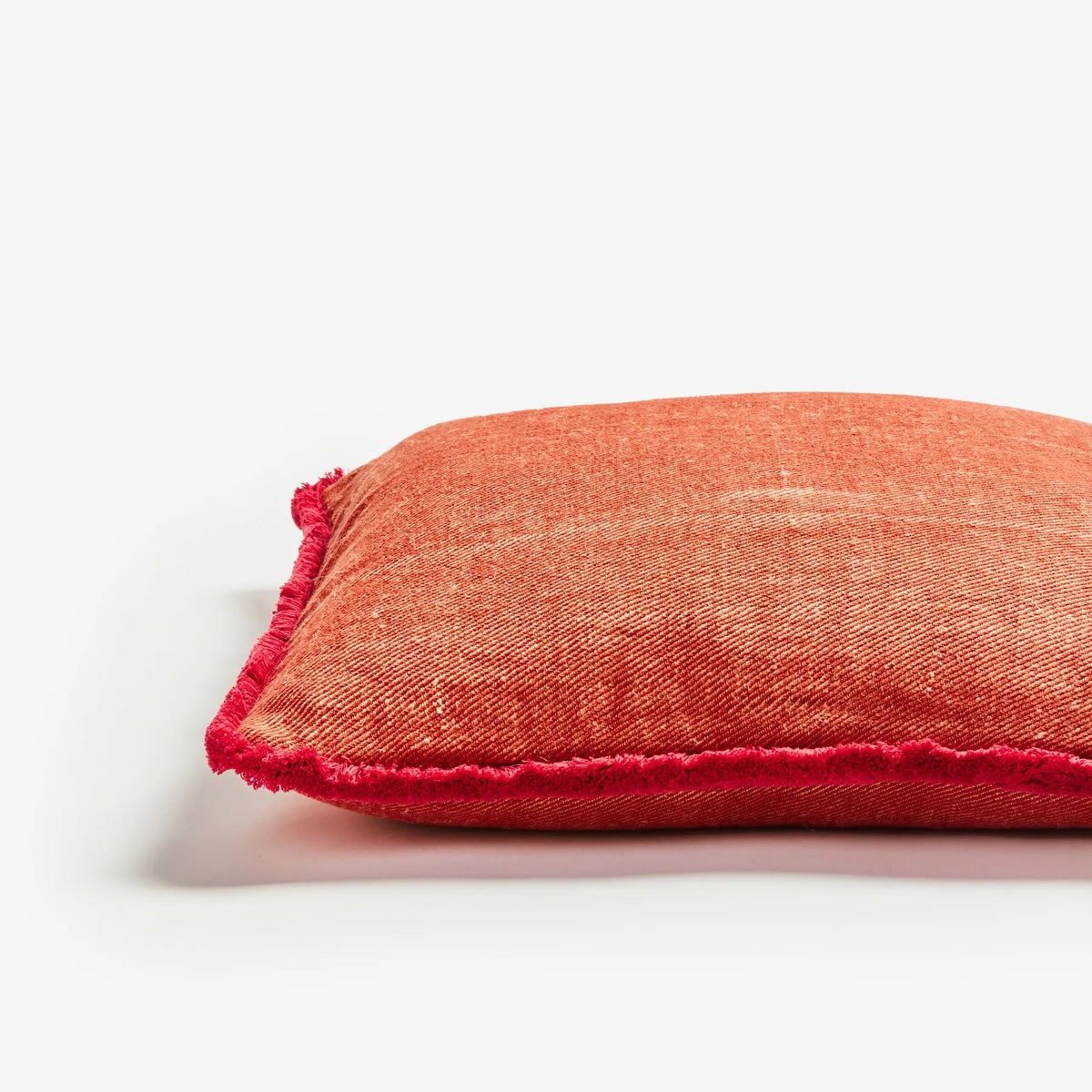 Levan Cushion / Red