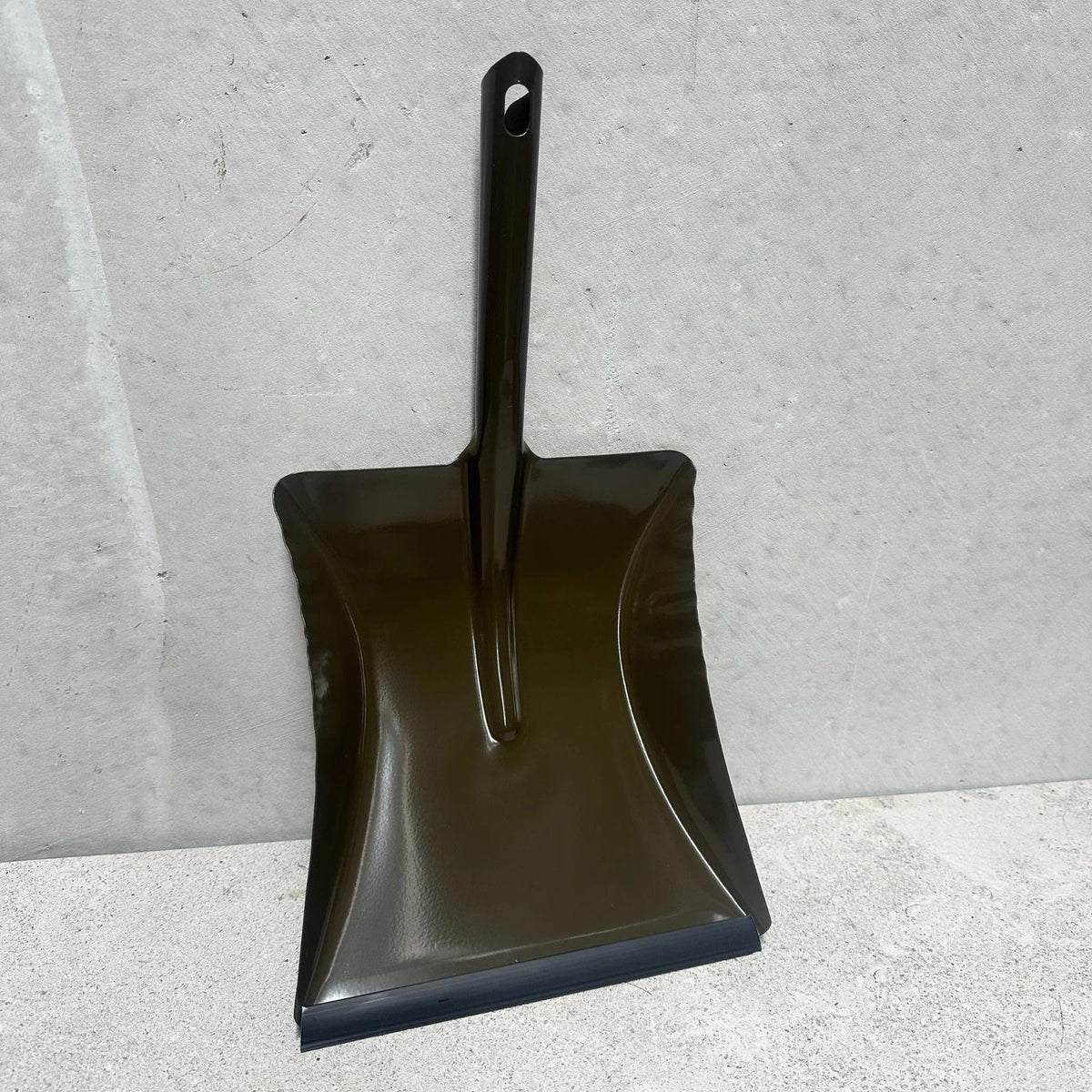 Dustpan / Olive
