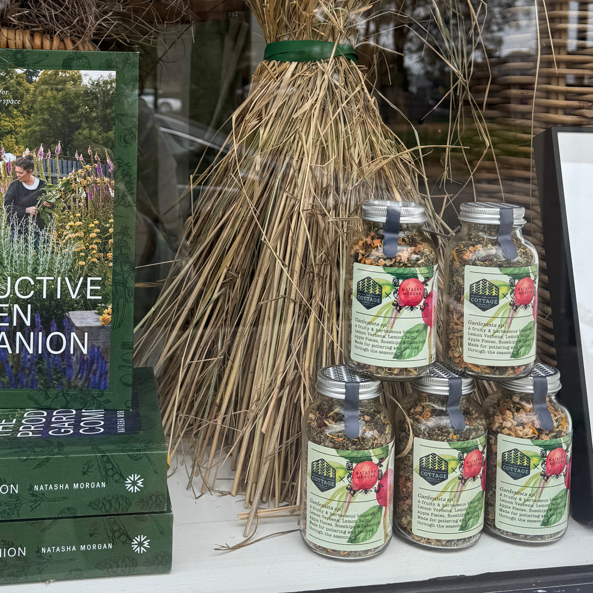 Organic Handcrafted Tea / Gardenista