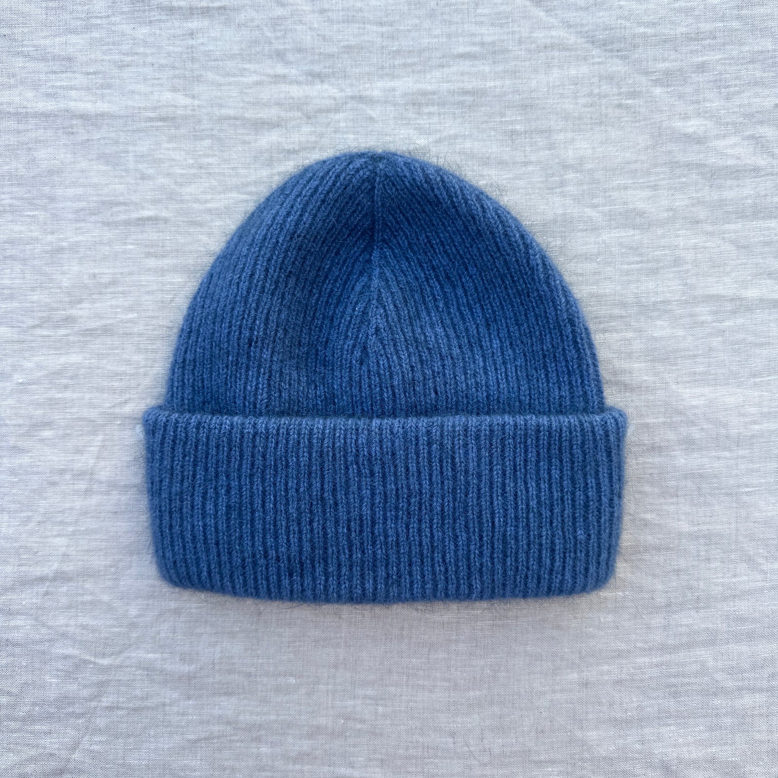 Possum Merino Fine Rib Beanie / Orchid