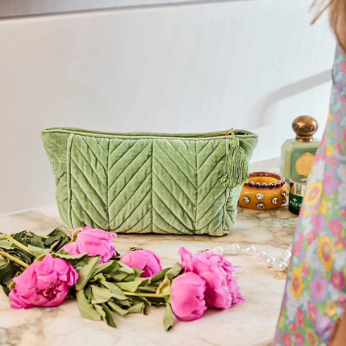 Pesto Velvet Toiletry Bag