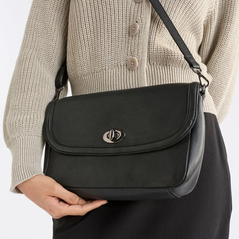 Unden Crossbody Bag / Black