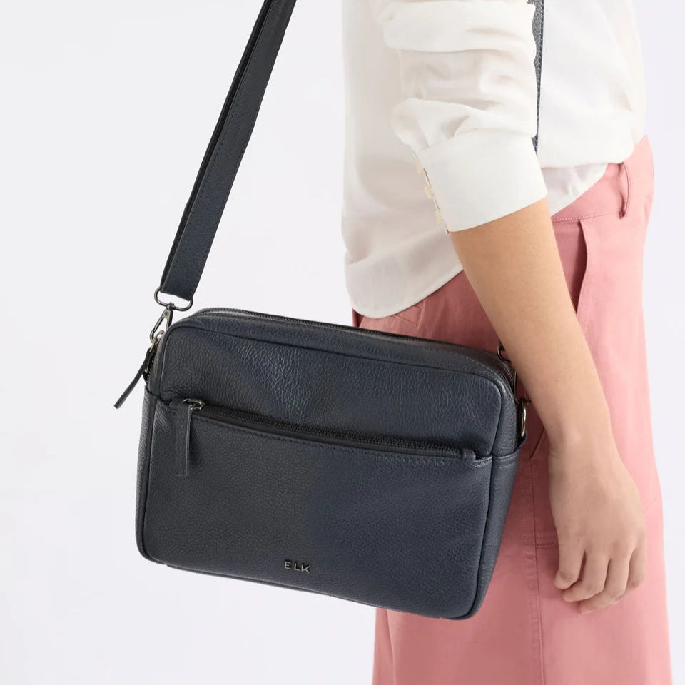 Olvi Crossbody Bag / Navy