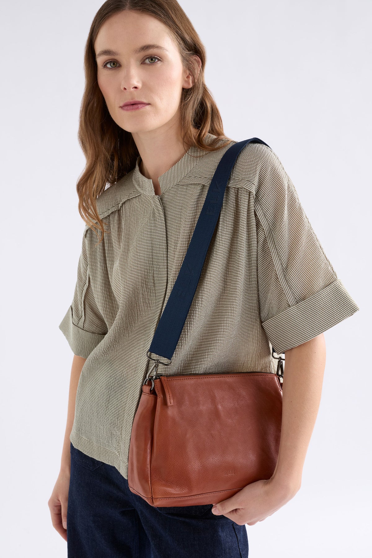 Veni Crossbody / Tan