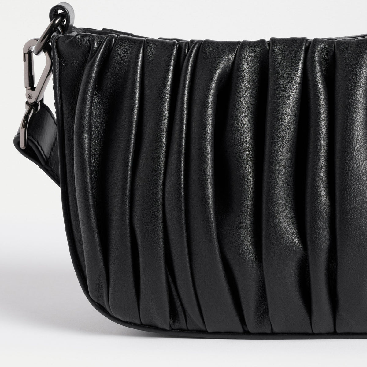 Niila Crossbody / Black