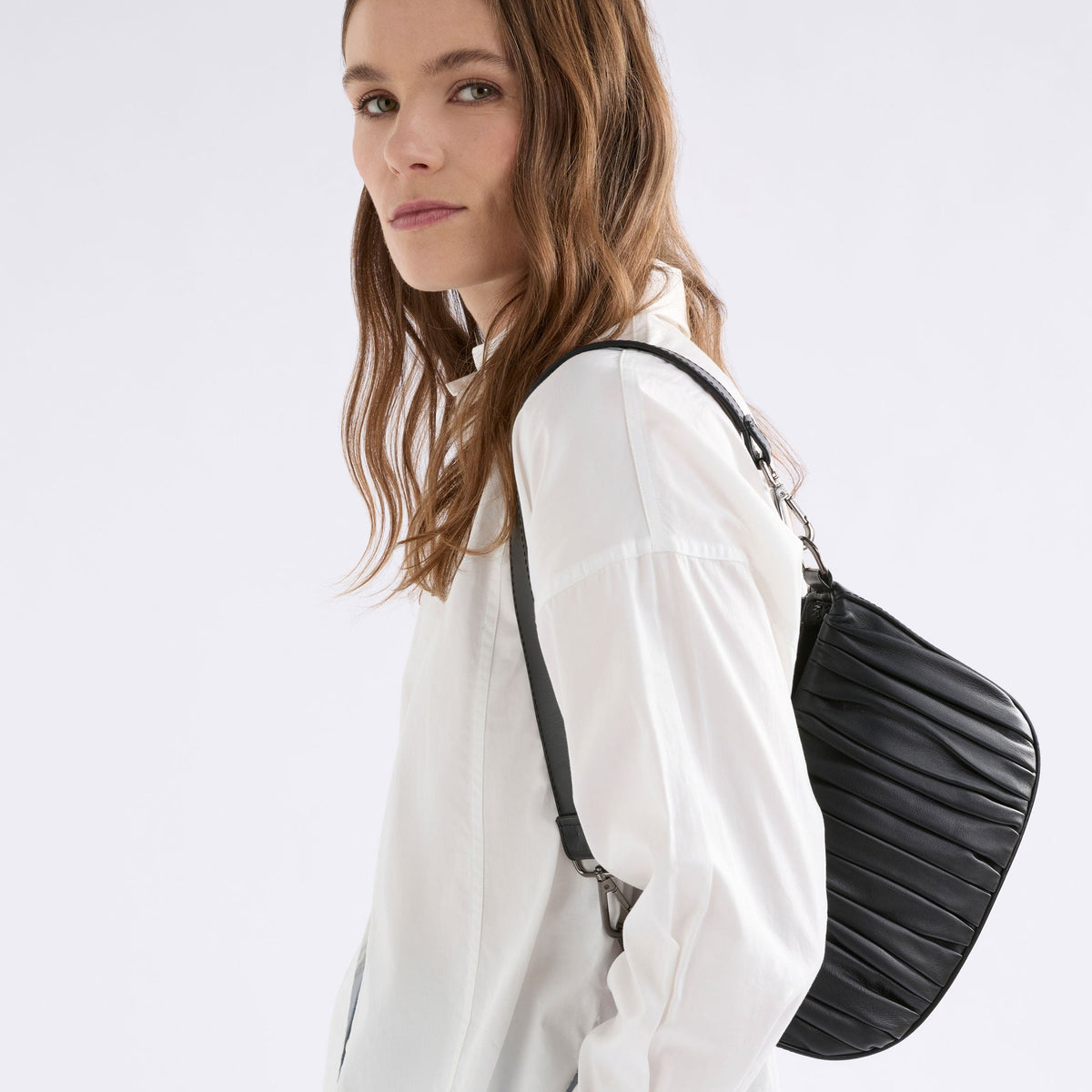 Niila Crossbody / Black