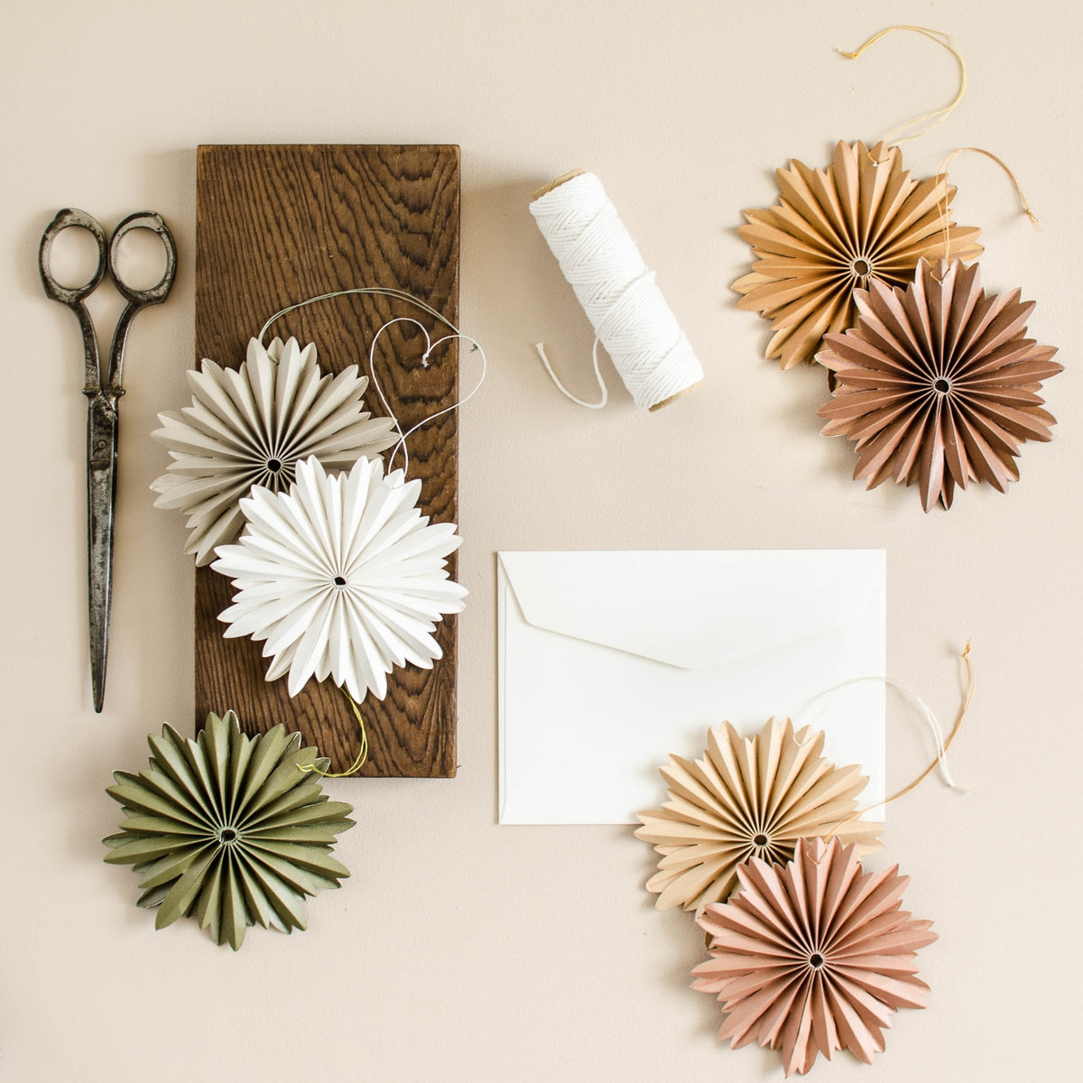 Hanging Star Ornament / Golden Sand