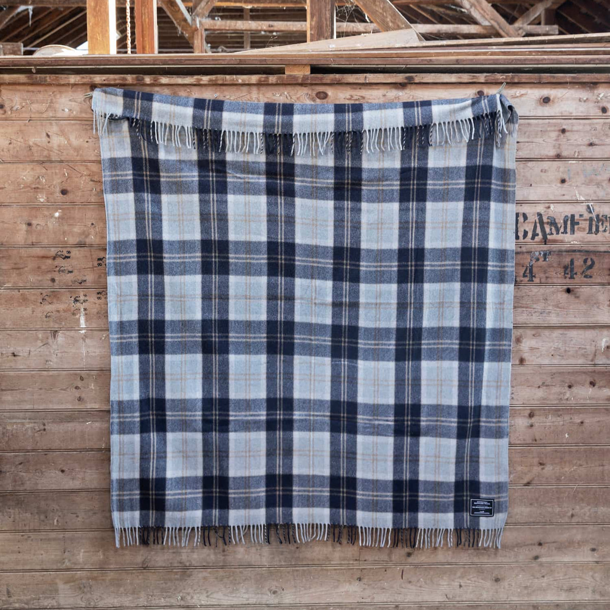 Heritage Wool Tartan Blanket / Navy