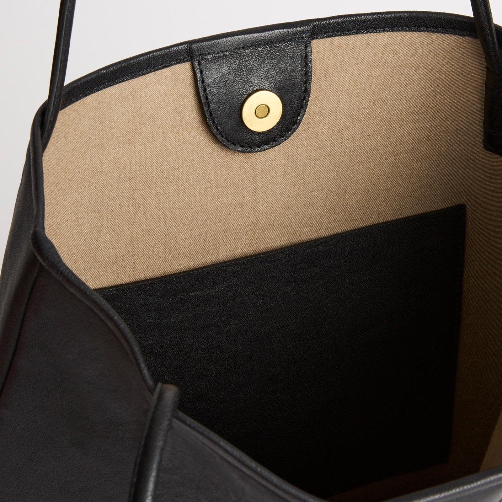 Logan Tote / Black