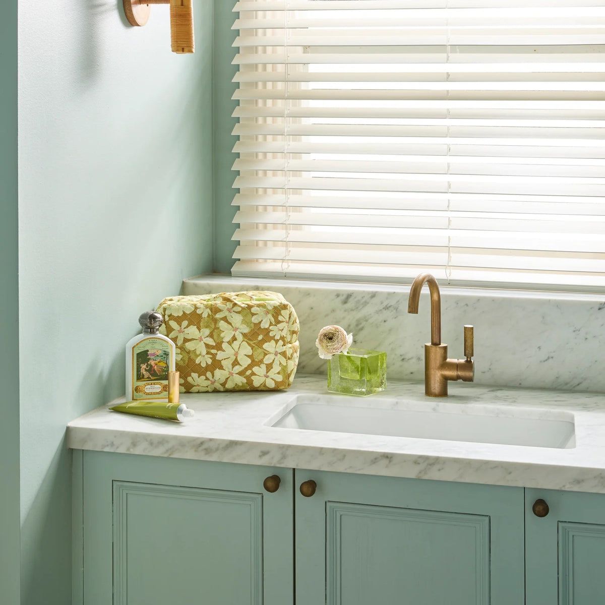 Violet Mustard Toiletry Bag / Medium