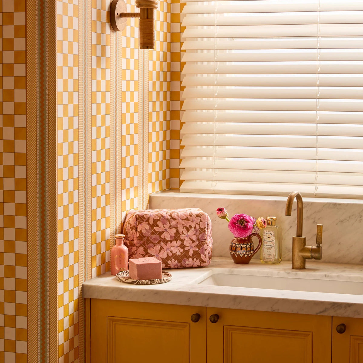 Violet Tan Toiletry Bag / Large