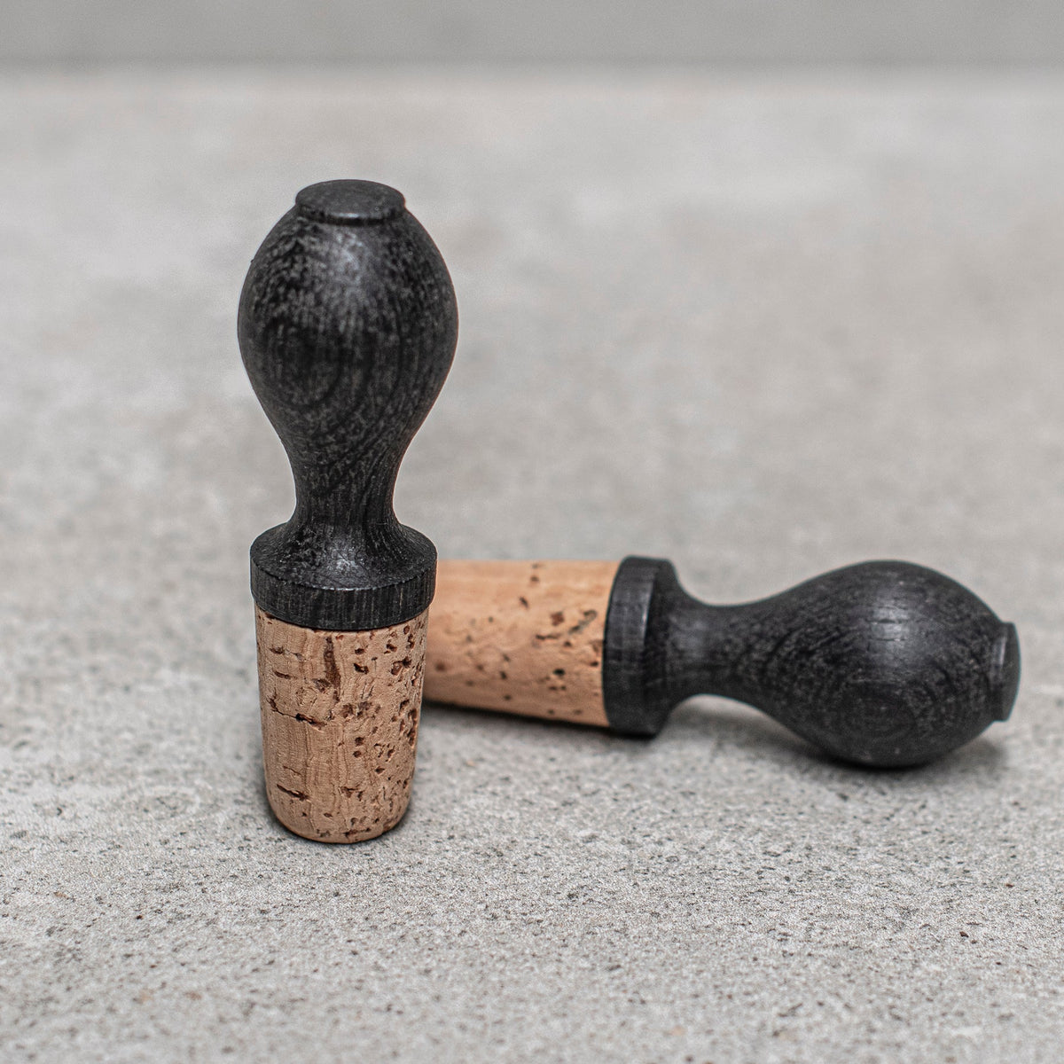Wine Stopper / Black Oak